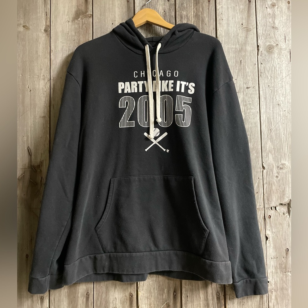 CHICAGO WHITE SOX “Party like it’s 2005” sweatshirt - size large